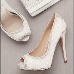 DAVID'S BRIDAL BLOSSOM WEDDING SHOES size 7